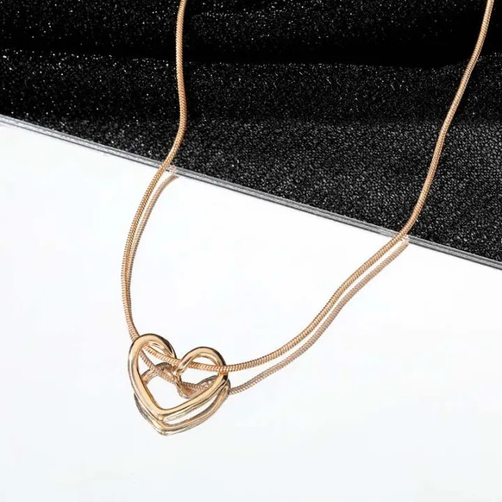Korean Hollow Heart Pendant Necklace – Lightweight Clavicle Chain for Girls | Minimalist Fashion Jewelry